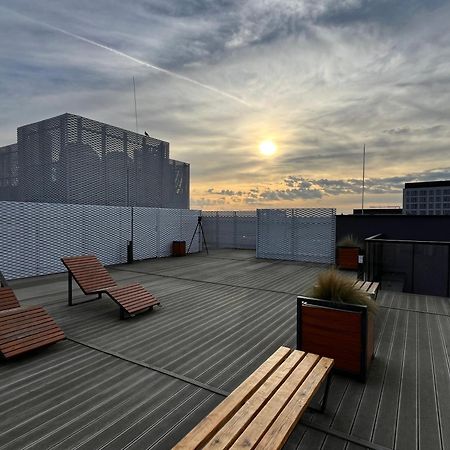 Family House By The River Odra -Panoramic Terrace - 3Room Apartment With 2 Separate Bedrooms And 2 Balconies By Wroapart-Pl- Perfect For Family & Business Stays Wroclaw Bagian luar foto