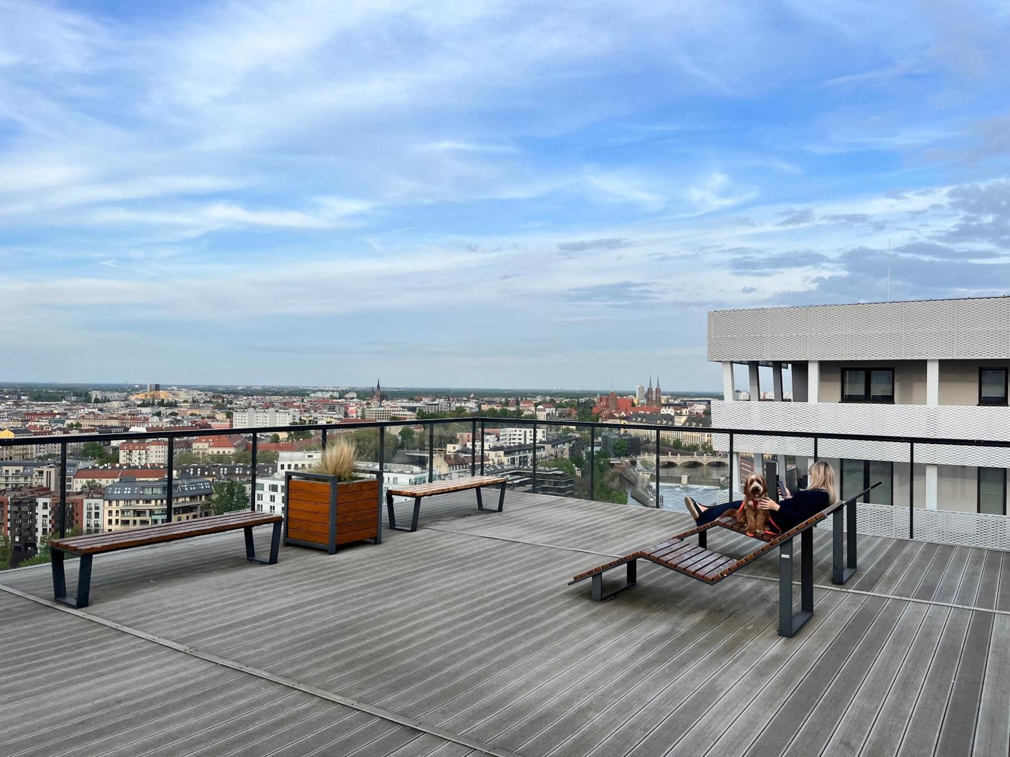 Family House By The River Odra -Panoramic Terrace - 3Room Apartment With 2 Separate Bedrooms And 2 Balconies By Wroapart-Pl- Perfect For Family & Business Stays Wroclaw Bagian luar foto