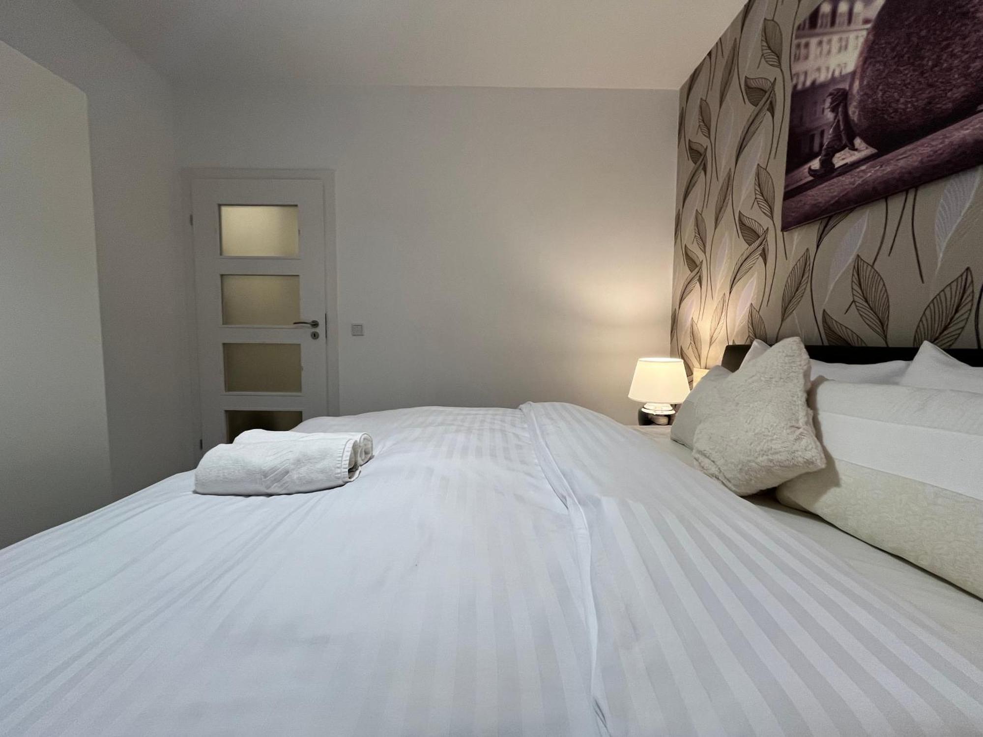 Family House By The River Odra -Panoramic Terrace - 3Room Apartment With 2 Separate Bedrooms And 2 Balconies By Wroapart-Pl- Perfect For Family & Business Stays Wroclaw Bagian luar foto