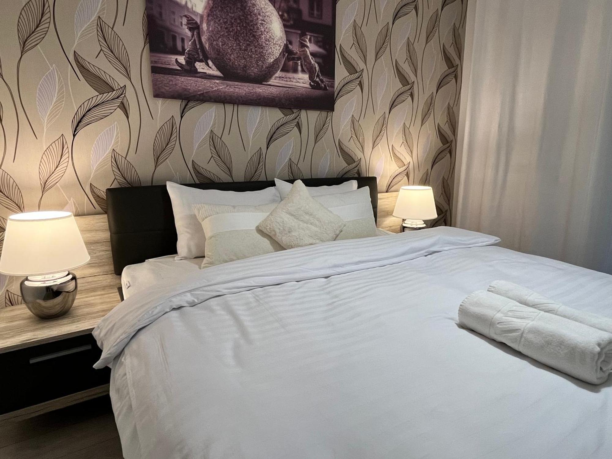 Family House By The River Odra -Panoramic Terrace - 3Room Apartment With 2 Separate Bedrooms And 2 Balconies By Wroapart-Pl- Perfect For Family & Business Stays Wroclaw Bagian luar foto