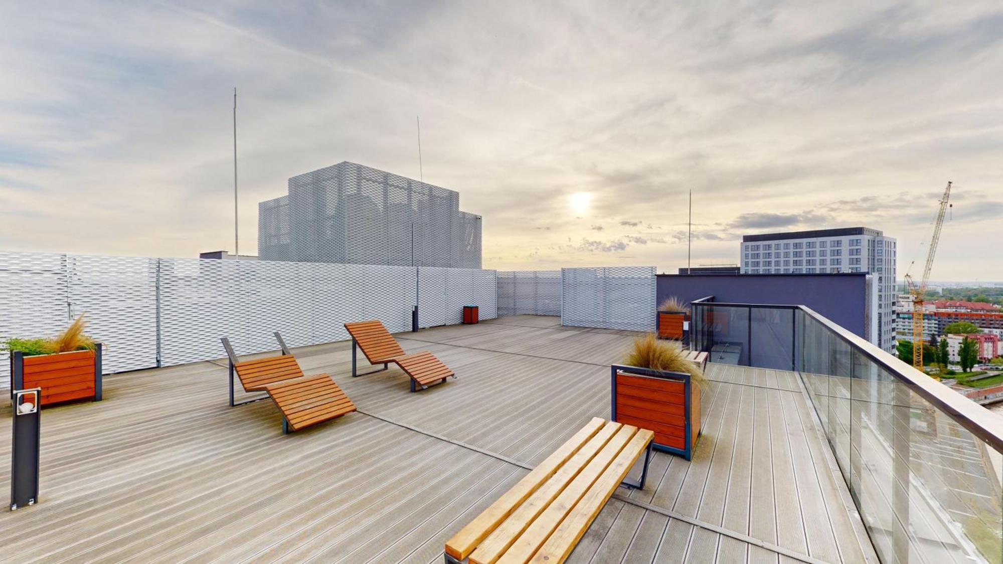 Family House By The River Odra -Panoramic Terrace - 3Room Apartment With 2 Separate Bedrooms And 2 Balconies By Wroapart-Pl- Perfect For Family & Business Stays Wroclaw Bagian luar foto