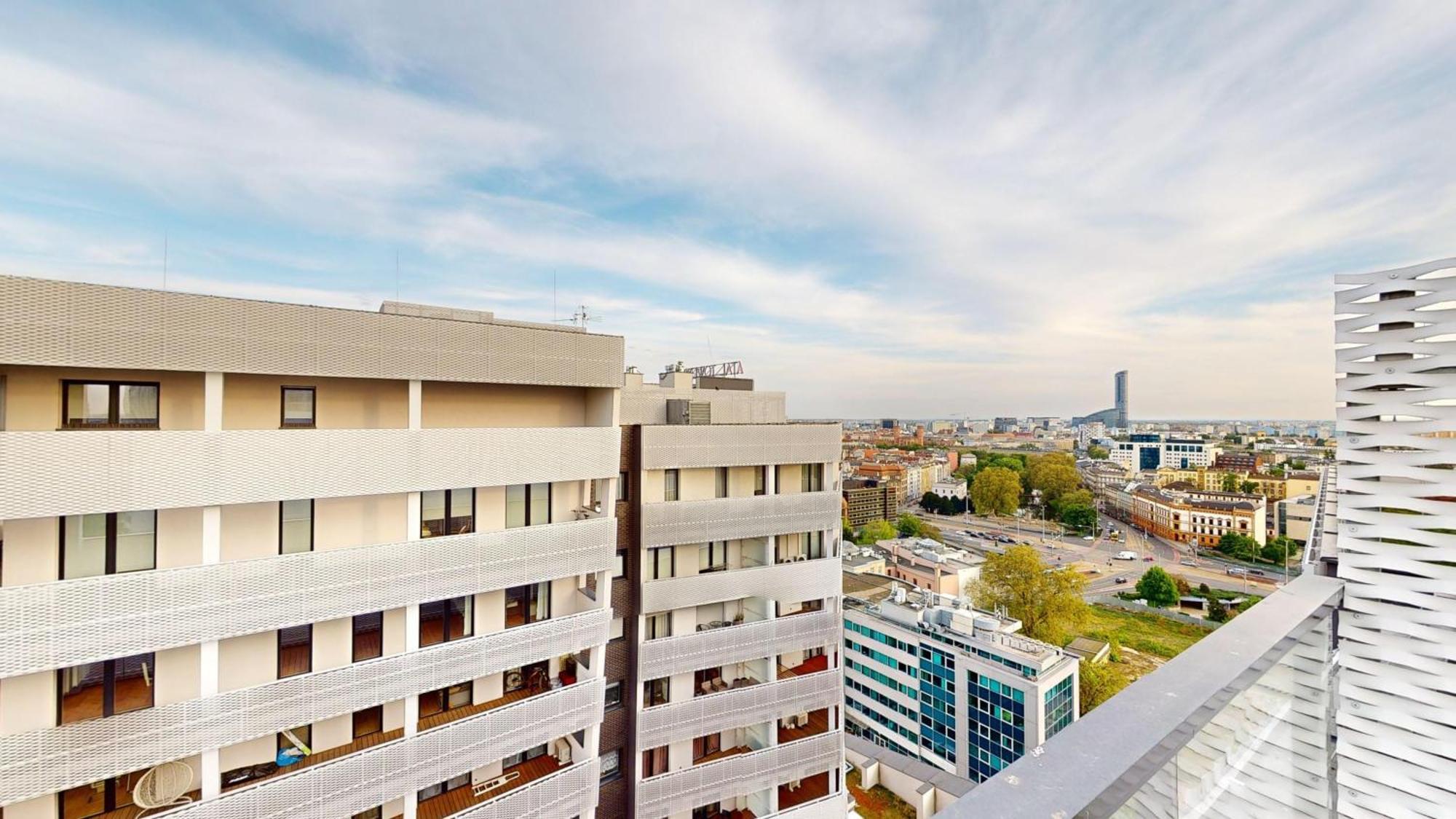 Family House By The River Odra -Panoramic Terrace - 3Room Apartment With 2 Separate Bedrooms And 2 Balconies By Wroapart-Pl- Perfect For Family & Business Stays Wroclaw Bagian luar foto