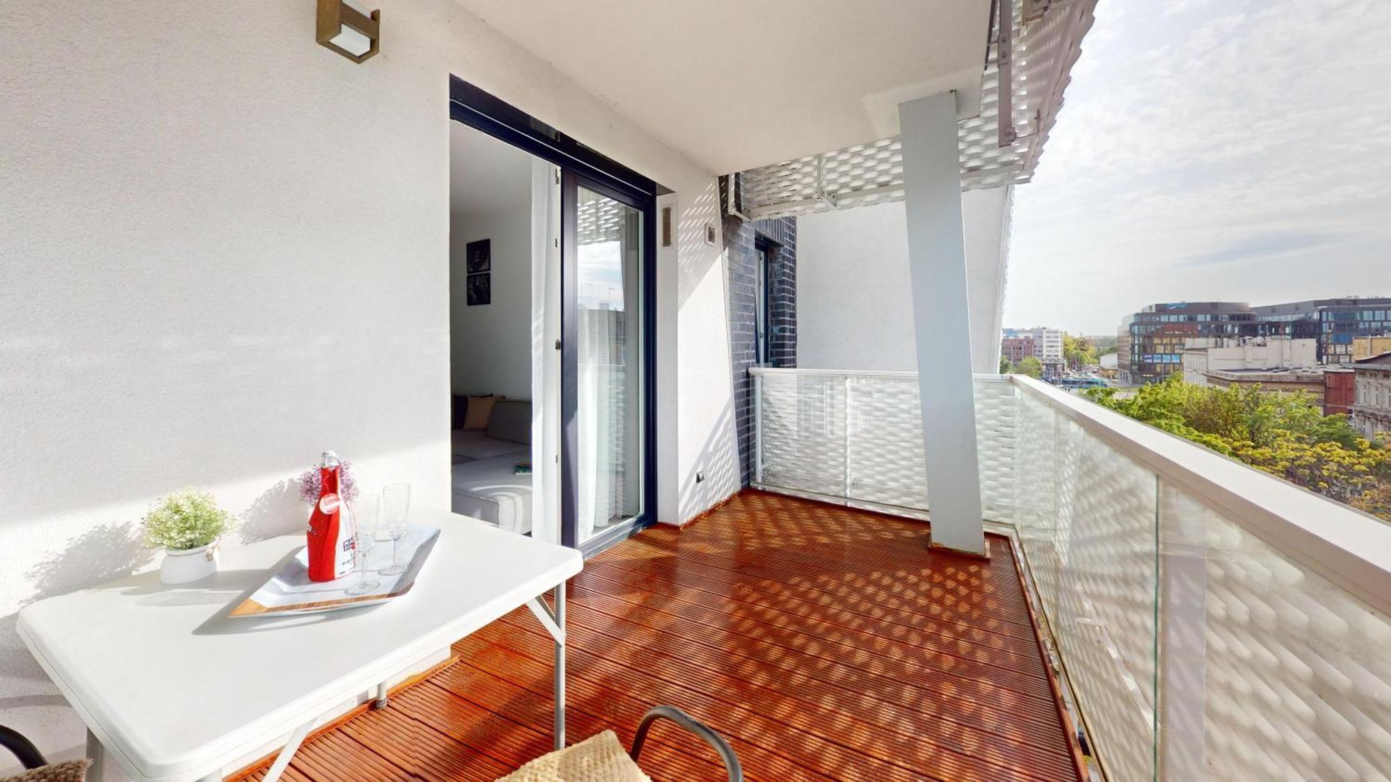 Family House By The River Odra -Panoramic Terrace - 3Room Apartment With 2 Separate Bedrooms And 2 Balconies By Wroapart-Pl- Perfect For Family & Business Stays Wroclaw Bagian luar foto