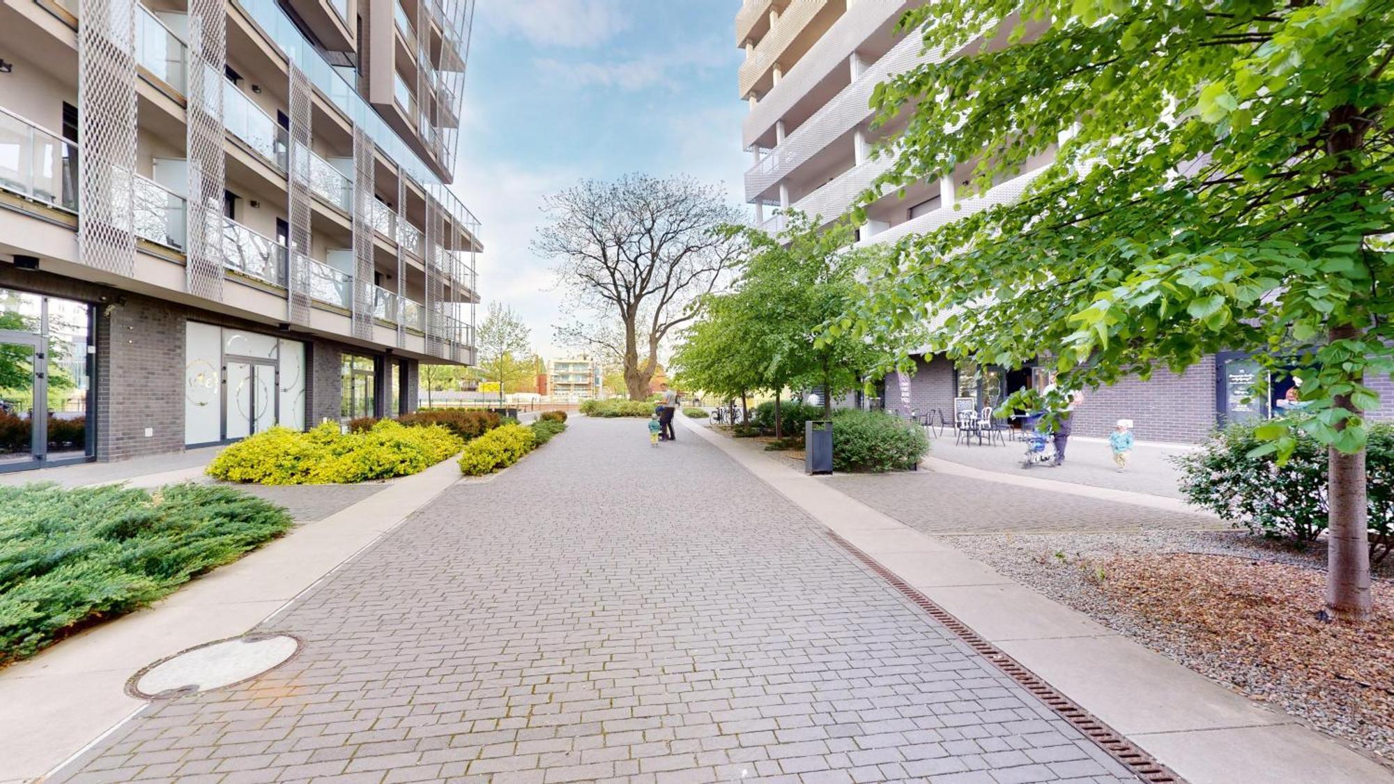 Family House By The River Odra -Panoramic Terrace - 3Room Apartment With 2 Separate Bedrooms And 2 Balconies By Wroapart-Pl- Perfect For Family & Business Stays Wroclaw Bagian luar foto